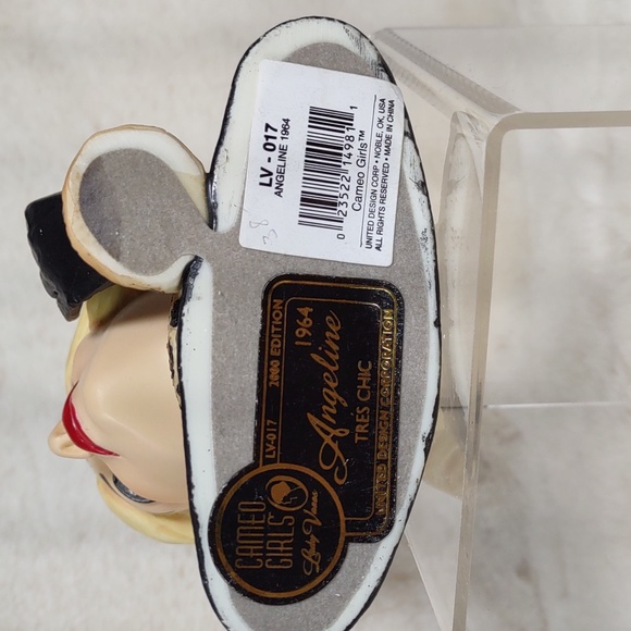 Cameo Girls Lady Vase "Angeline" - Picture 6 of 8